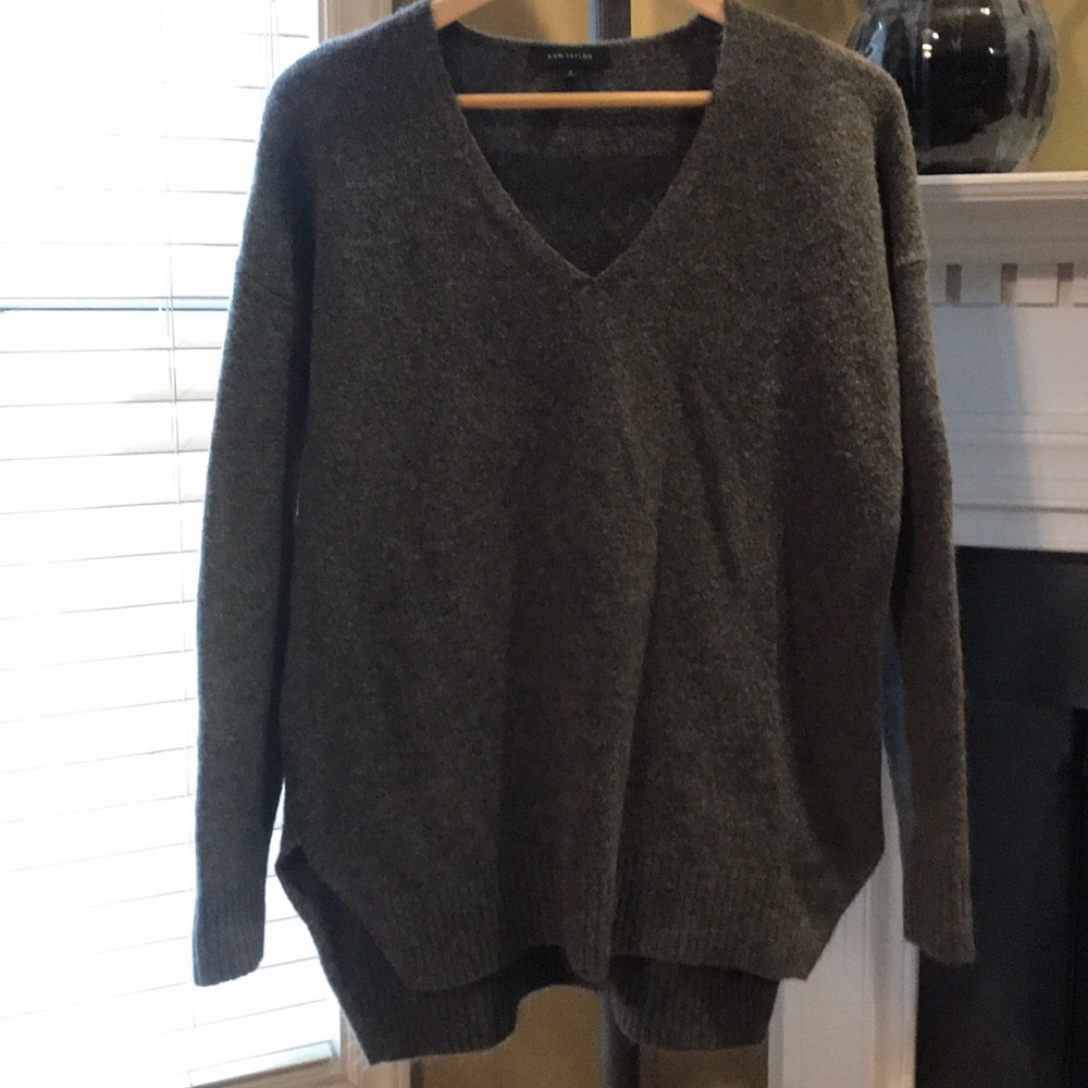 Ann Taylor High-Low V Neck Sweater Tunic